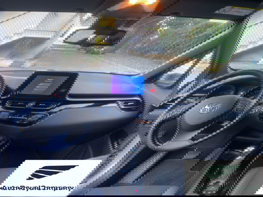 Toyota Toyota C-HR usata a Roma (12)