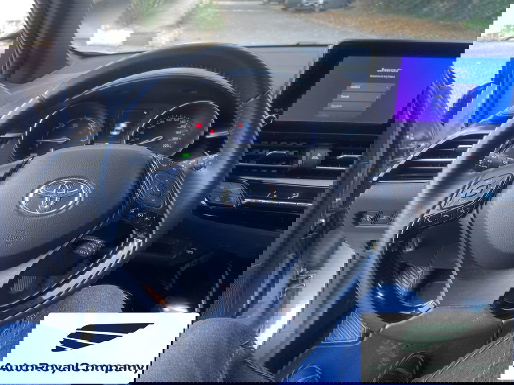 Toyota Toyota C-HR usata a Roma (13)