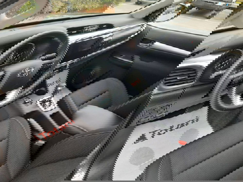 Toyota Hilux nuova a L'Aquila (13)