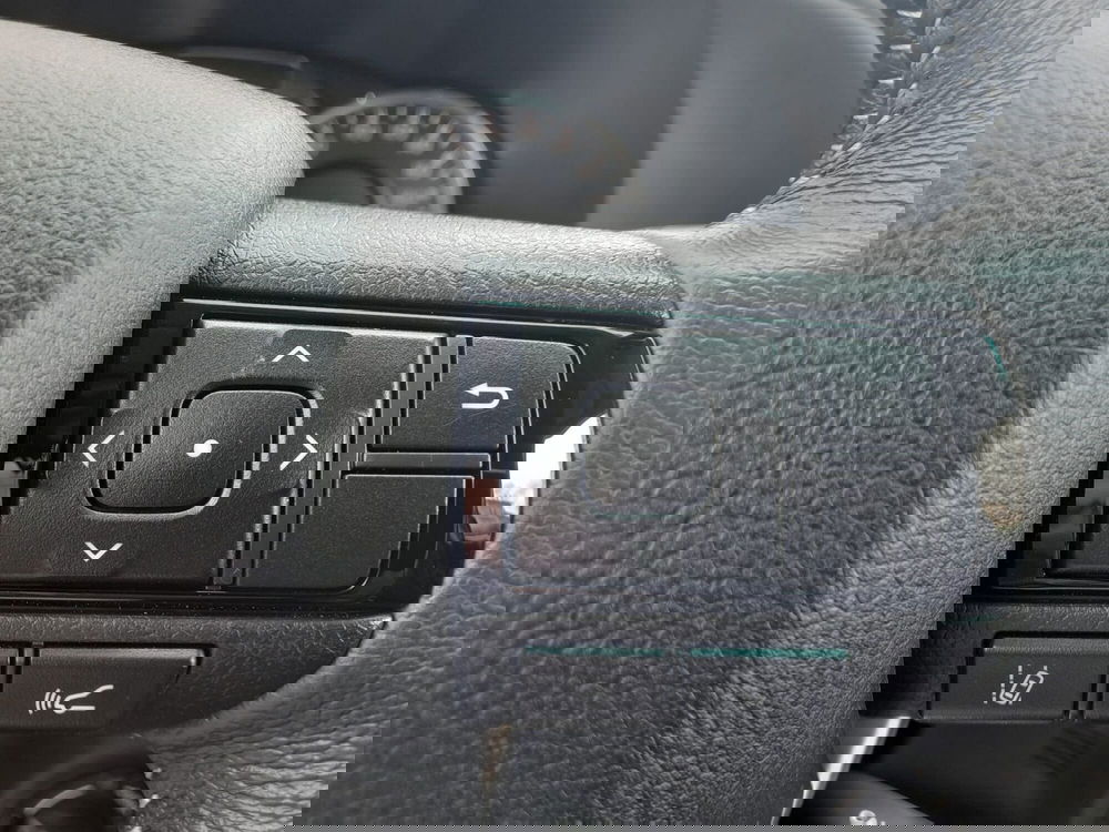 Toyota Hilux nuova a L'Aquila (14)