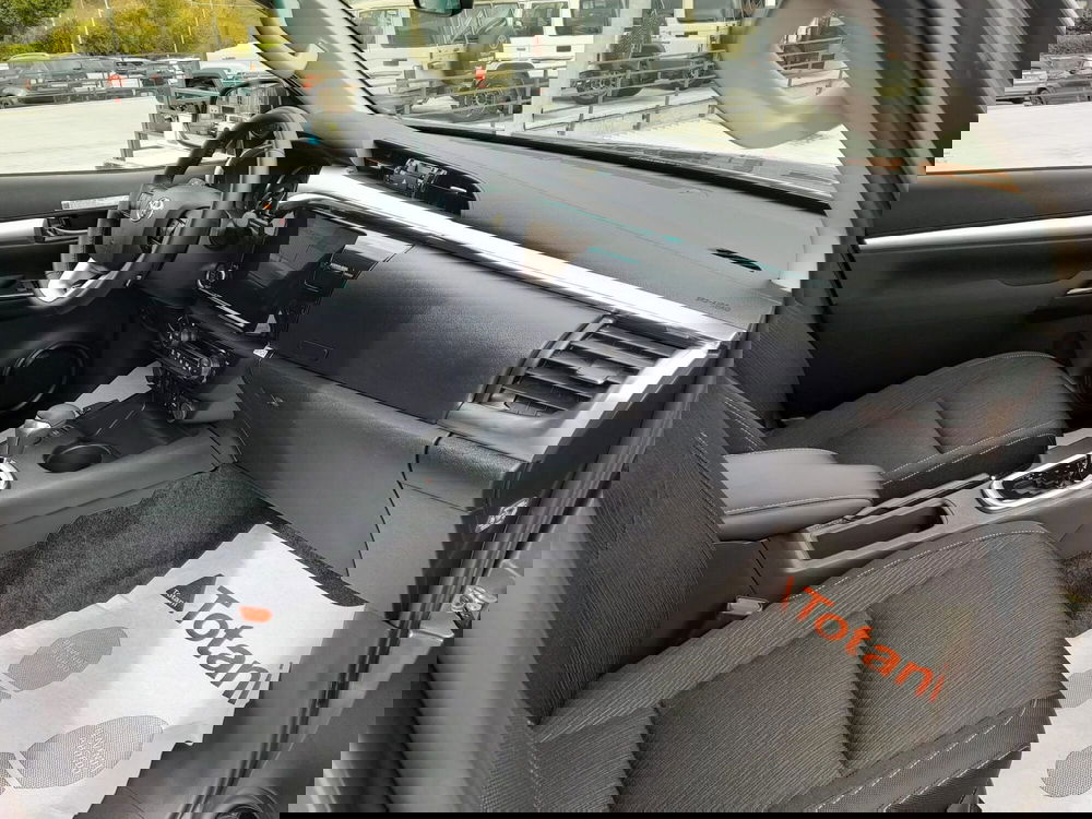 Toyota Hilux nuova a L'Aquila (16)