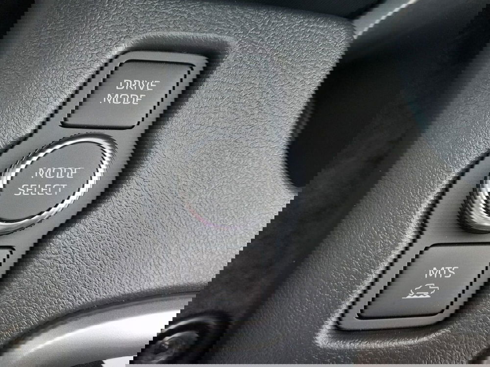 Toyota Hilux nuova a L'Aquila (9)