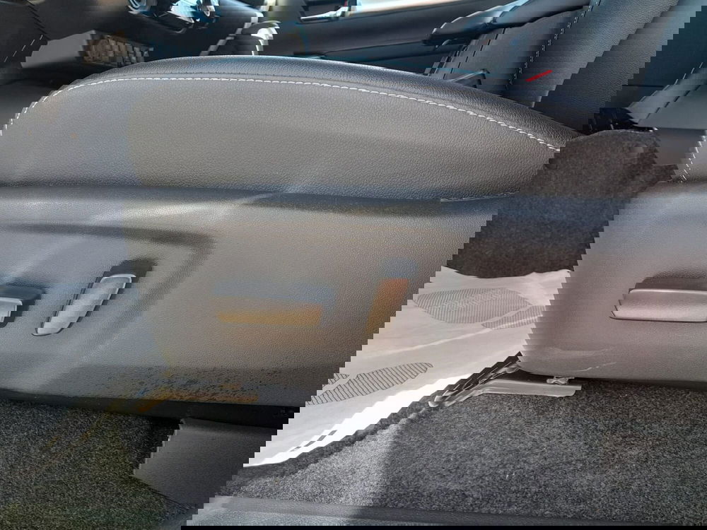 Toyota Hilux nuova a L'Aquila (10)