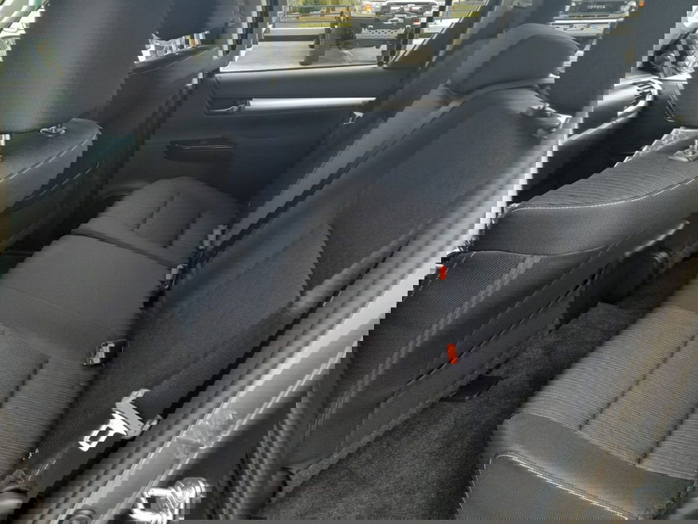 Toyota Hilux nuova a L'Aquila (17)
