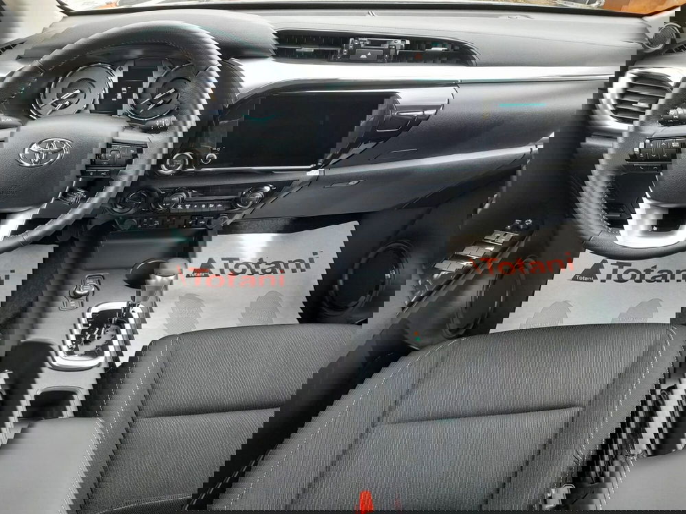 Toyota Hilux nuova a L'Aquila (18)