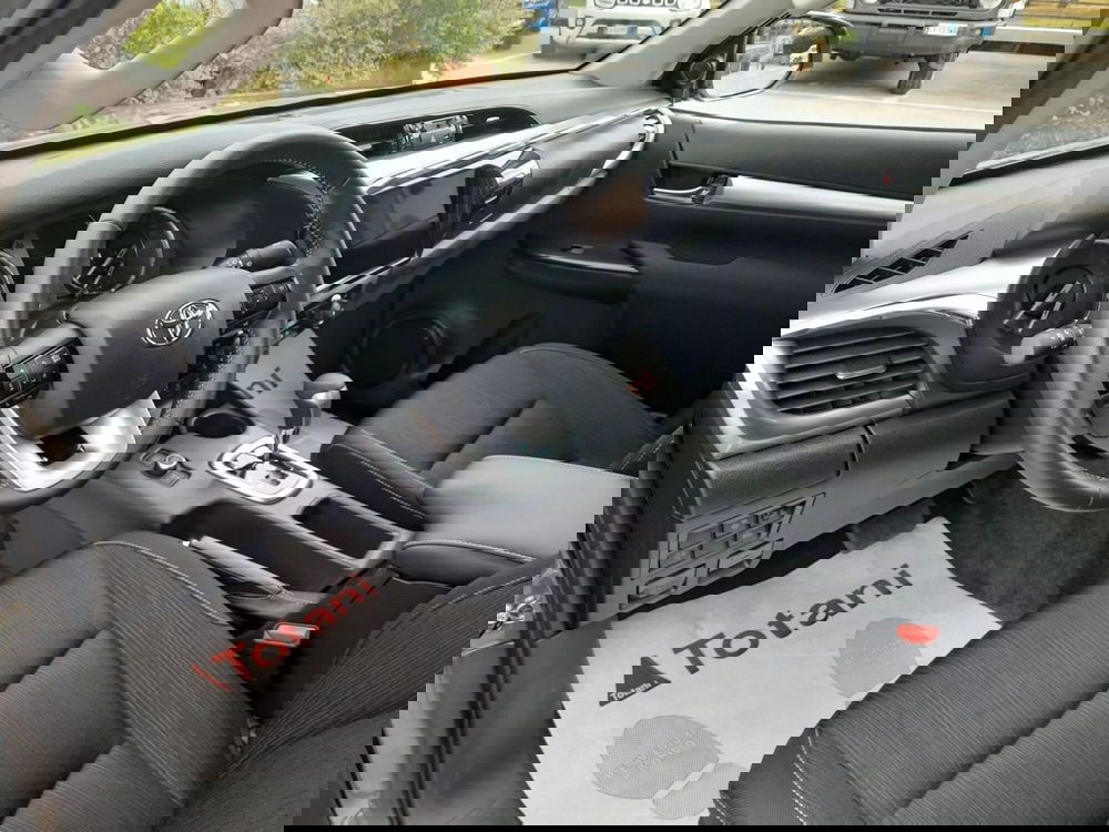 Toyota Hilux nuova a L'Aquila (19)