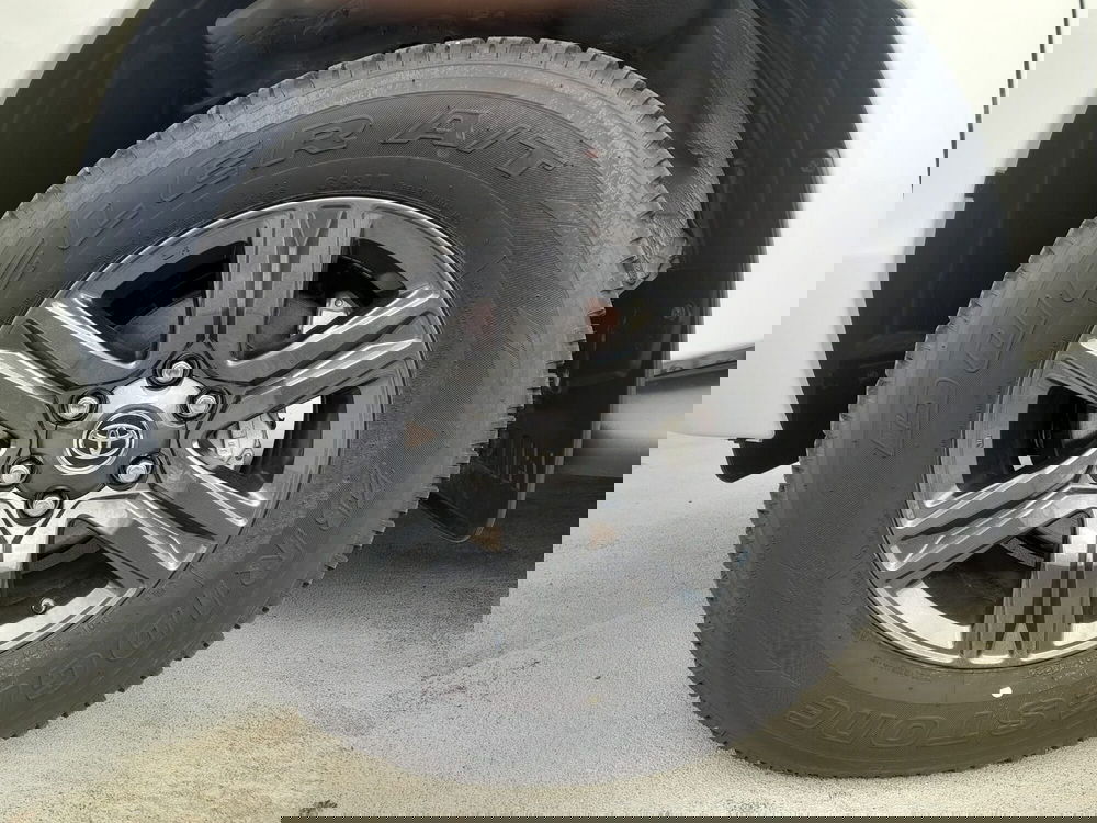 Toyota Hilux nuova a L'Aquila (12)