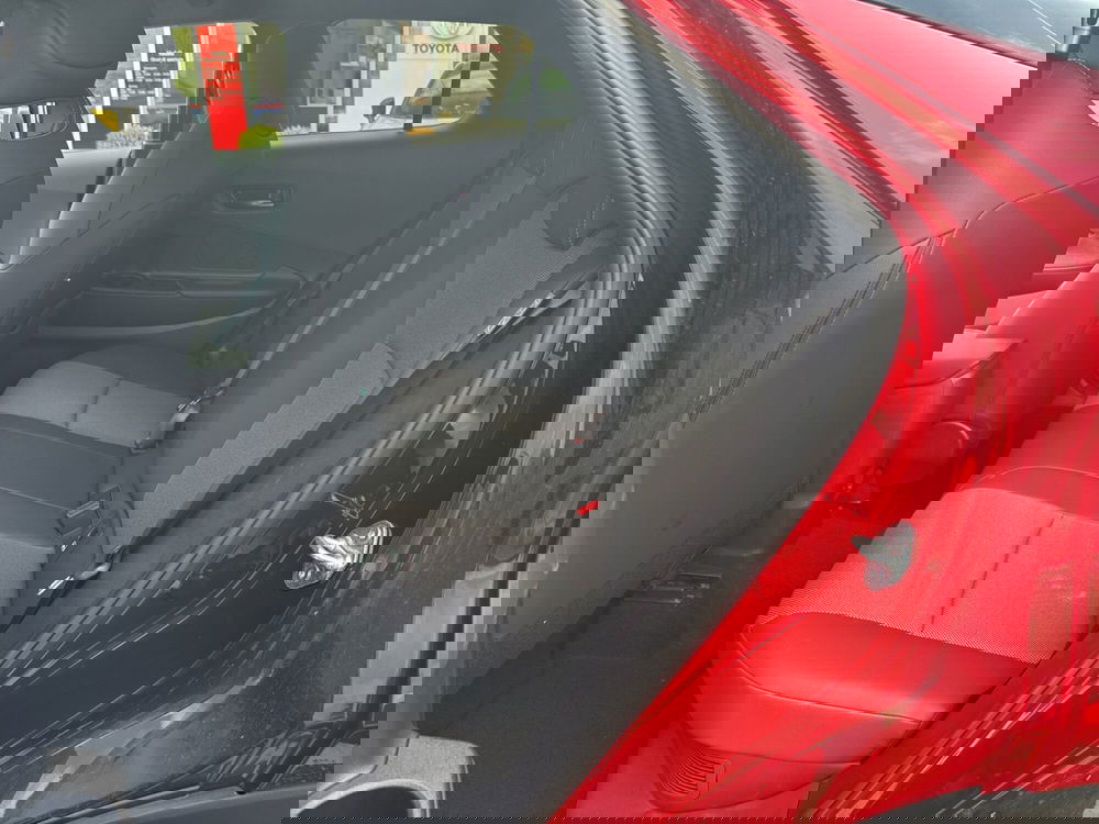 Toyota Toyota C-HR nuova a Reggio Calabria (9)