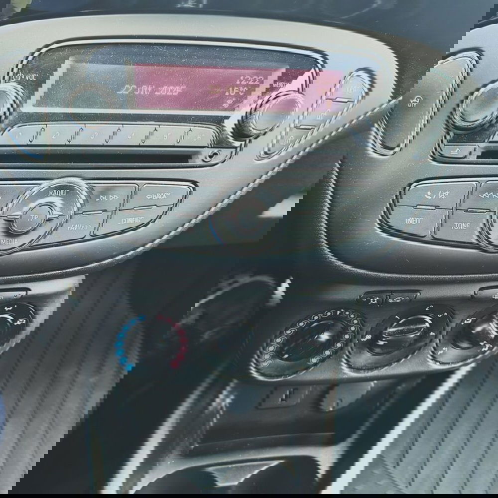 Opel Corsa usata a Padova (12)