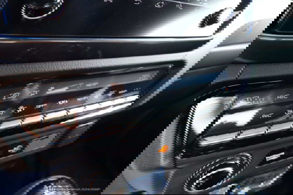 Isuzu D-Max Pick-up nuova a Bologna (11)