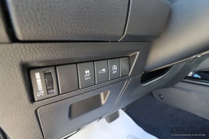 Isuzu D-Max Pick-up nuova a Bologna (14)