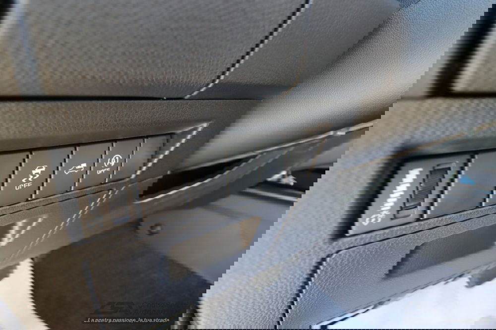 Isuzu D-Max Pick-up nuova a Bologna (14)