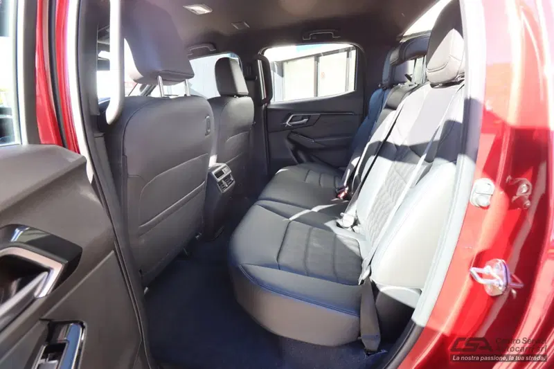 Isuzu D-Max Pick-up nuova a Bologna (8)