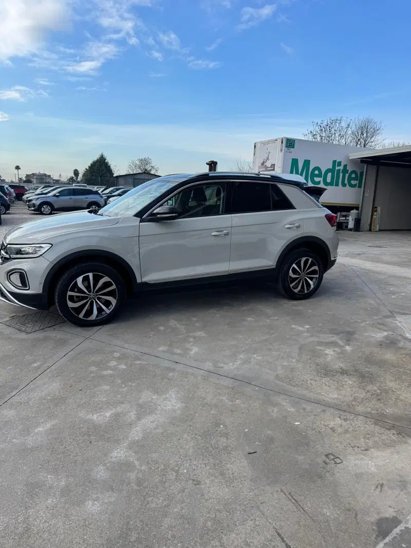 Volkswagen T-Roc usata a Caserta (2)