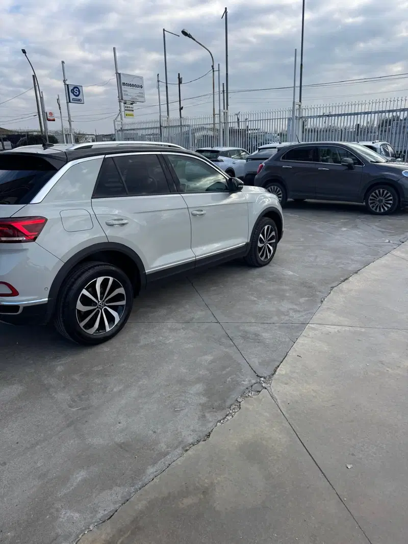 Volkswagen T-Roc usata a Caserta (6)