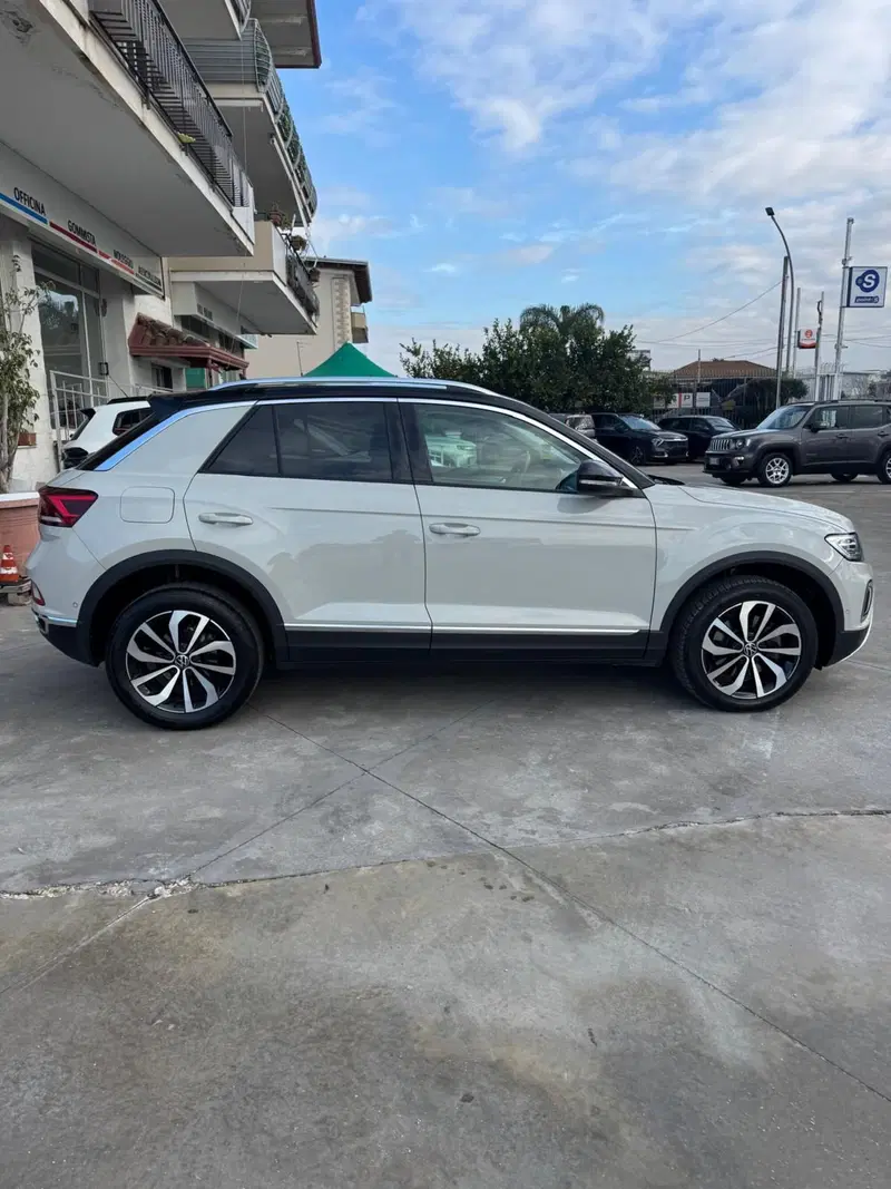Volkswagen T-Roc usata a Caserta (7)