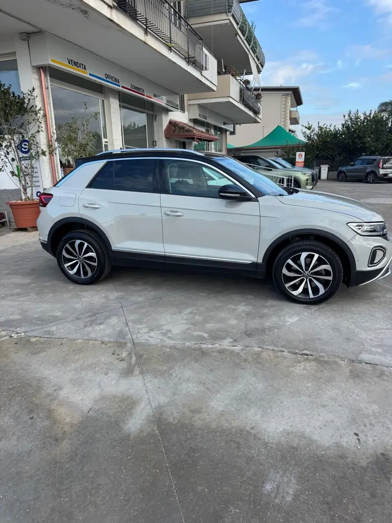 Volkswagen T-Roc usata a Caserta (8)