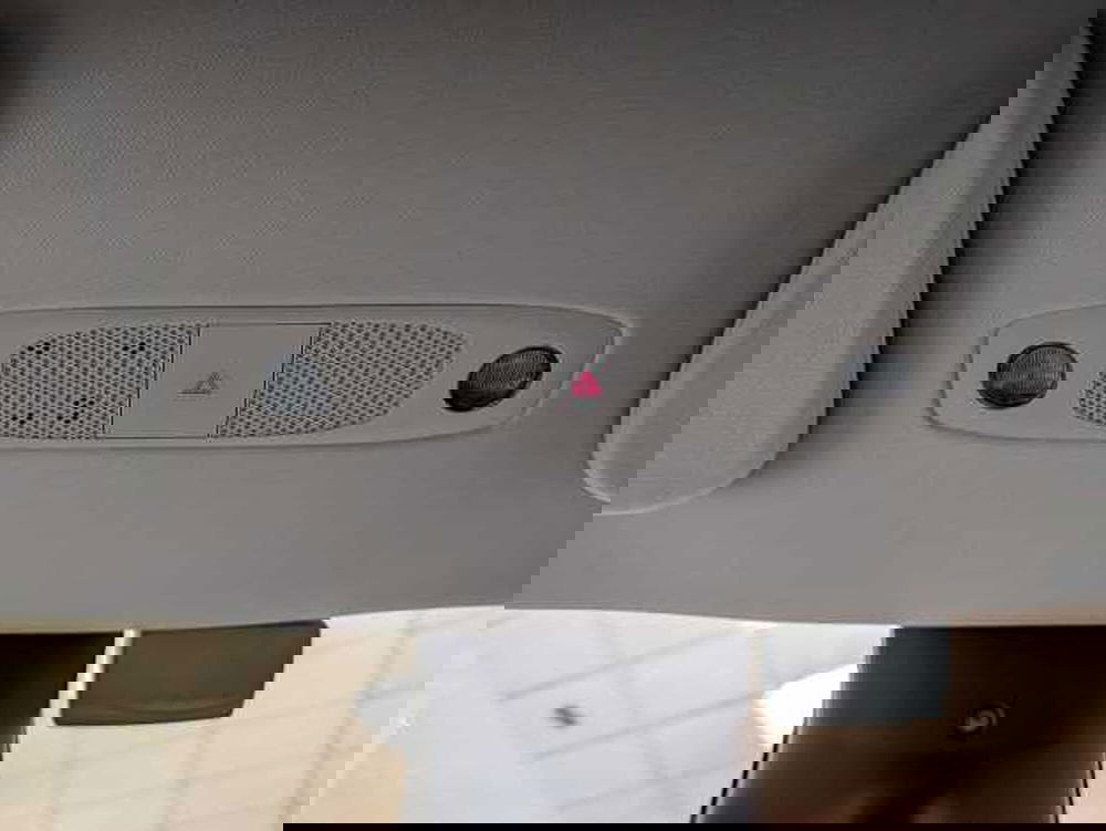 Tesla Model Y usata a Teramo (19)