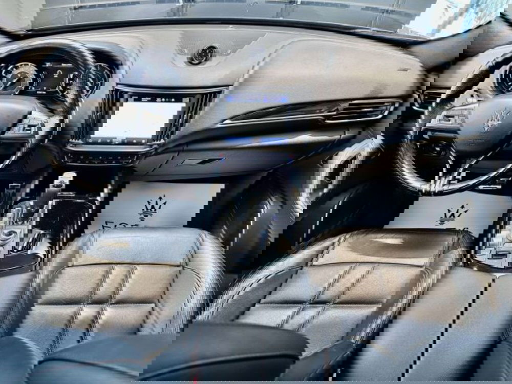 Maserati Levante usata a Torino (15)