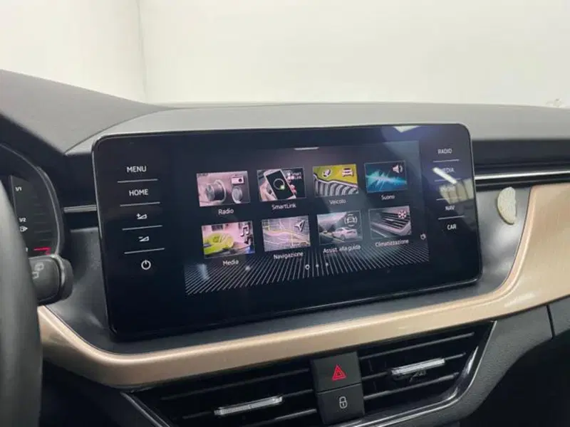 Skoda Kamiq usata a Como (6)