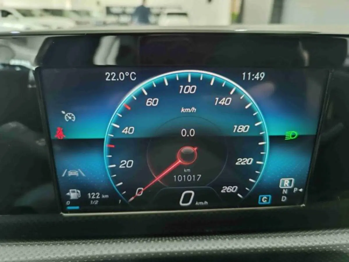 Mercedes-Benz CLA Shooting Brake usata a Catania (15)