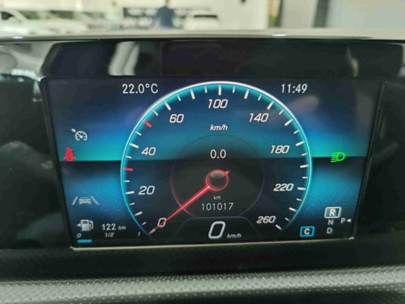 Mercedes-Benz CLA Shooting Brake usata a Catania (15)