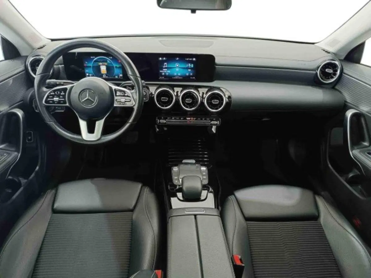 Mercedes-Benz CLA Shooting Brake usata a Catania (7)