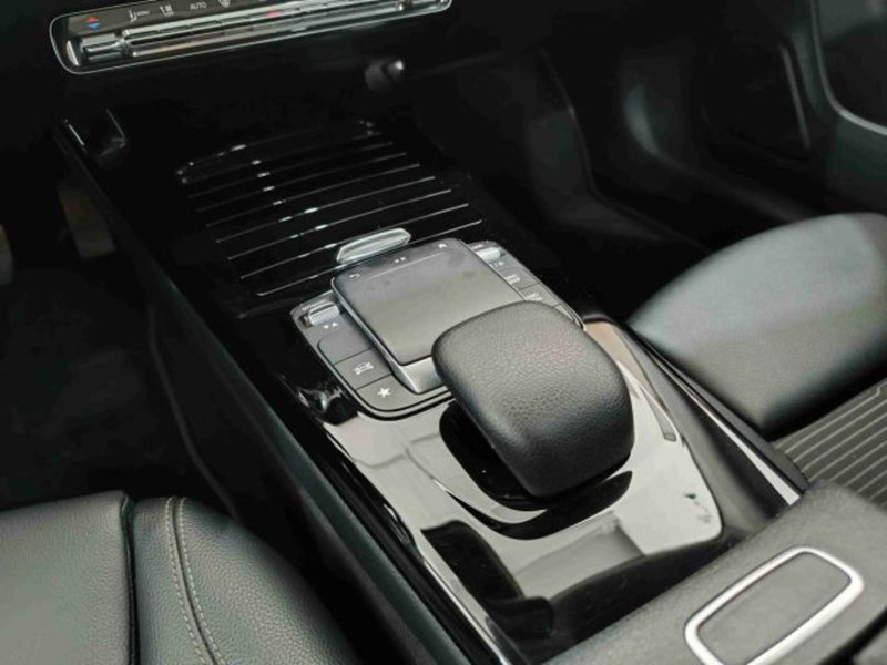 Mercedes-Benz CLA Shooting Brake usata a Catania (8)