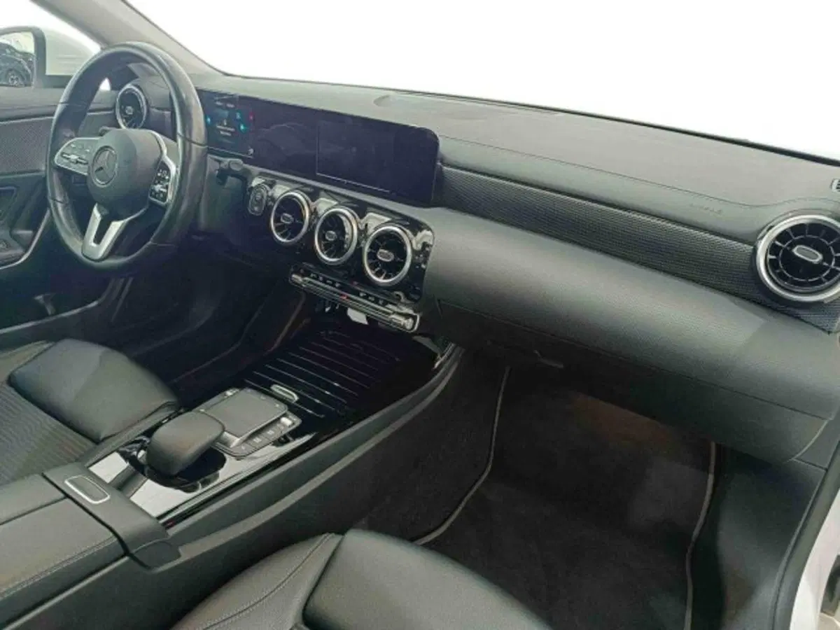 Mercedes-Benz CLA Shooting Brake usata a Catania (9)