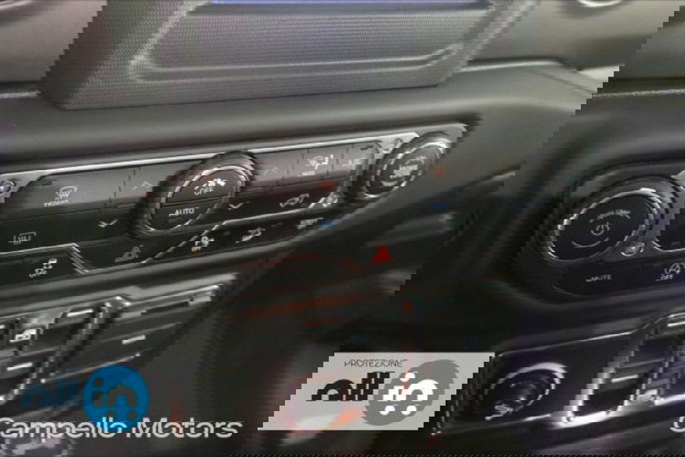 Jeep Wrangler Unlimited usata a Venezia (11)