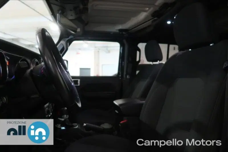 Jeep Wrangler Unlimited usata a Venezia (2)