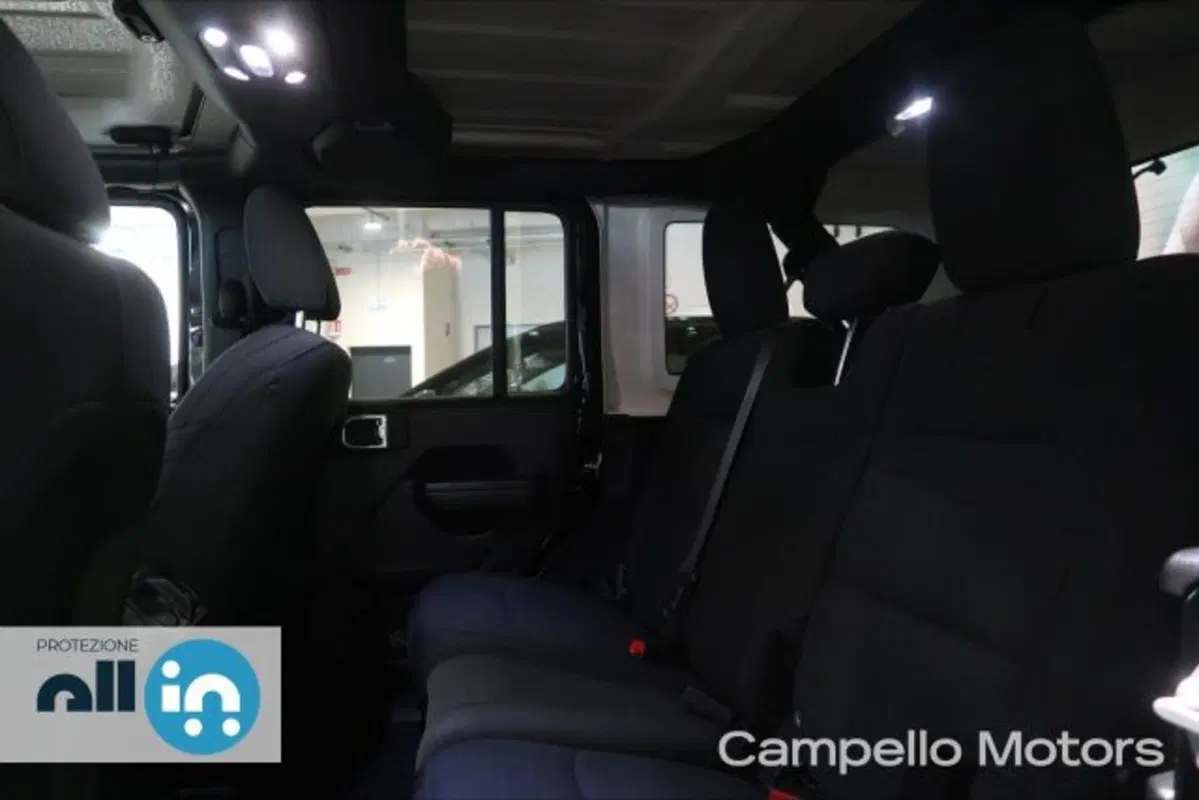 Jeep Wrangler Unlimited usata a Venezia (3)