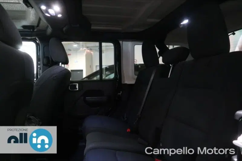 Jeep Wrangler Unlimited usata a Venezia (3)
