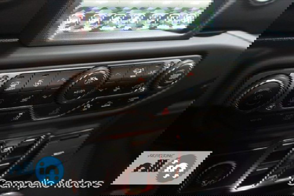 Jeep Wrangler Unlimited nuova a Venezia (12)