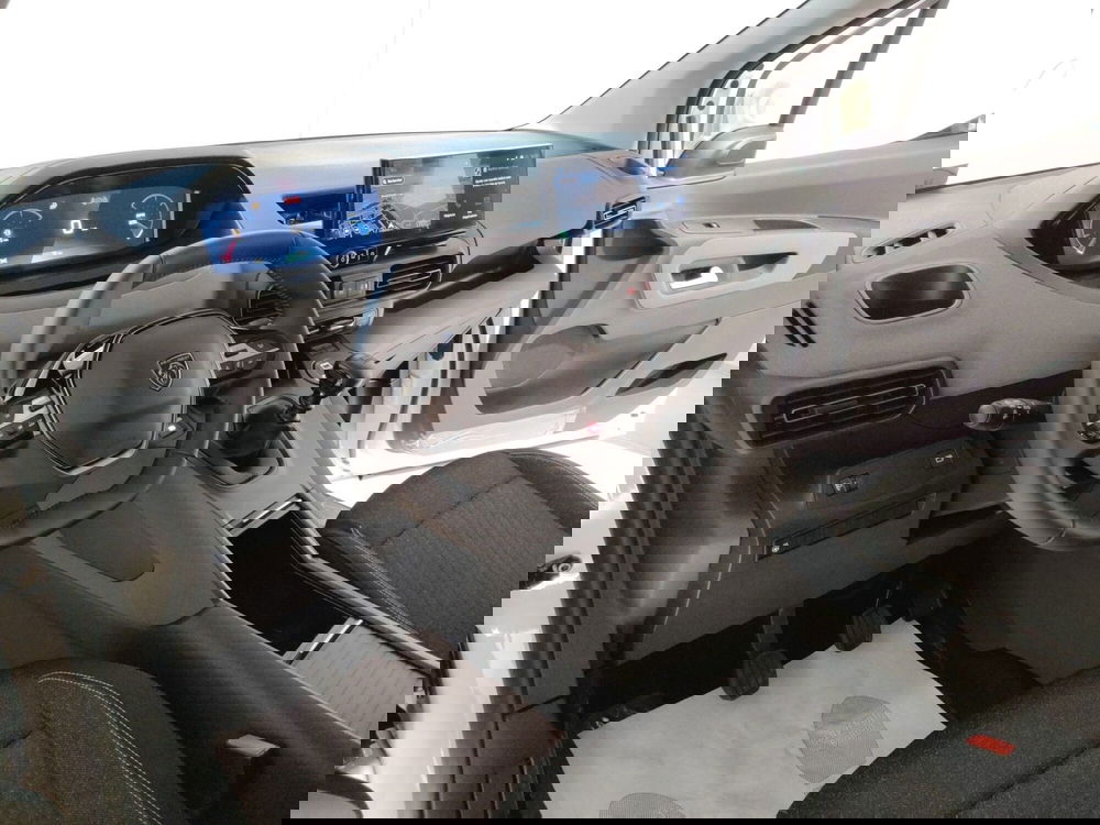 Peugeot Rifter nuova a L'Aquila (11)