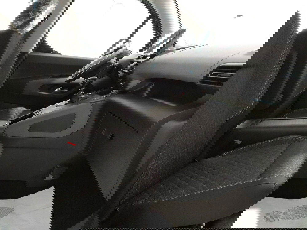 Peugeot Rifter nuova a L'Aquila (15)