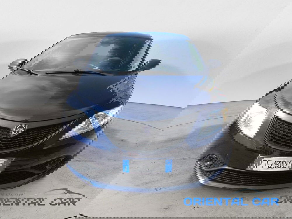 Lancia Ypsilon usata a La Spezia