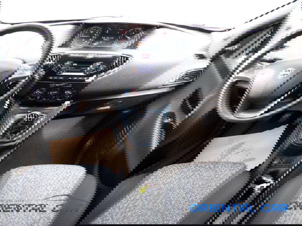 Lancia Ypsilon usata a La Spezia (10)