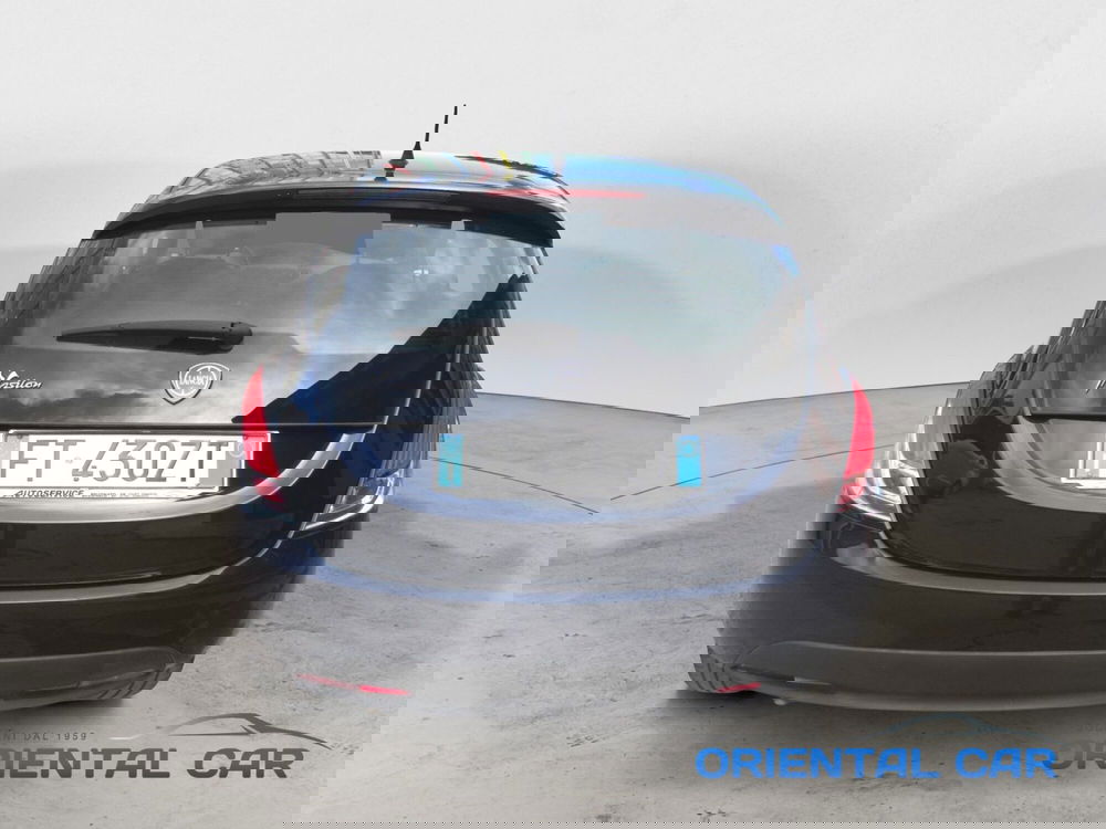 Lancia Ypsilon usata a La Spezia (5)