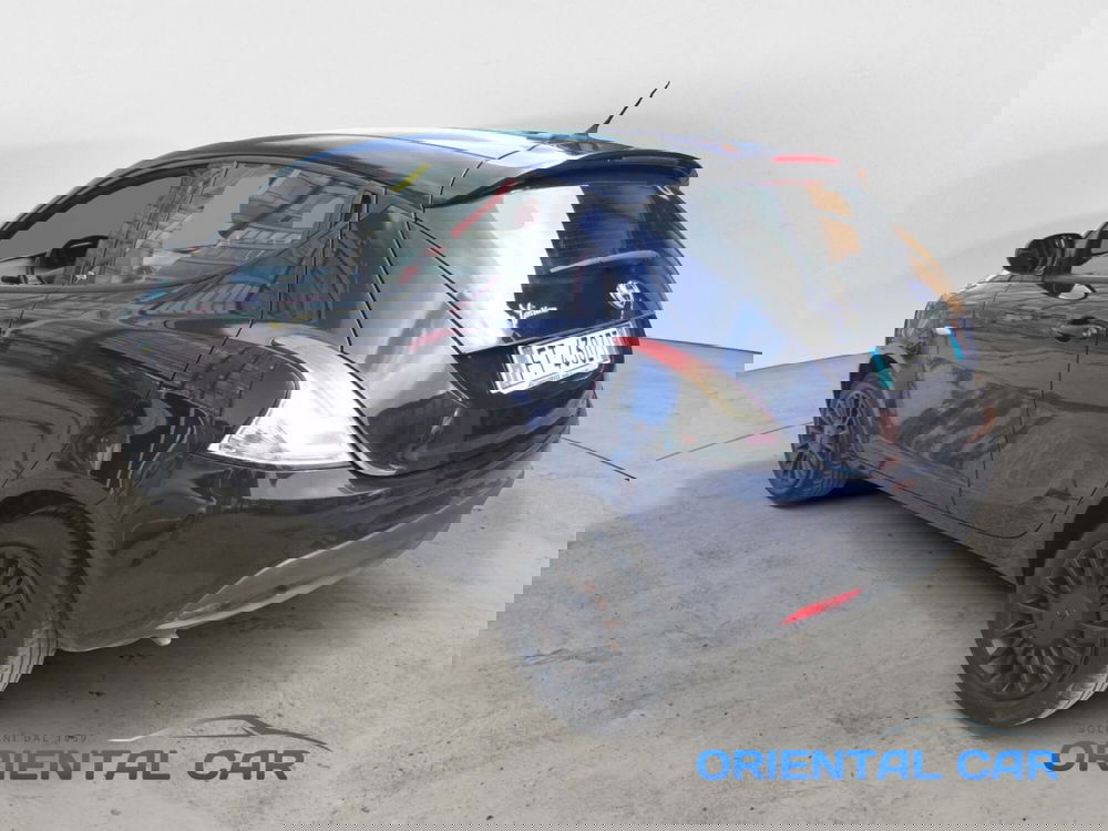 Lancia Ypsilon usata a La Spezia (6)