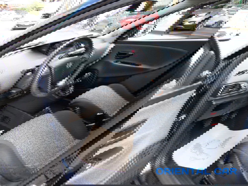 Lancia Ypsilon usata a La Spezia (7)