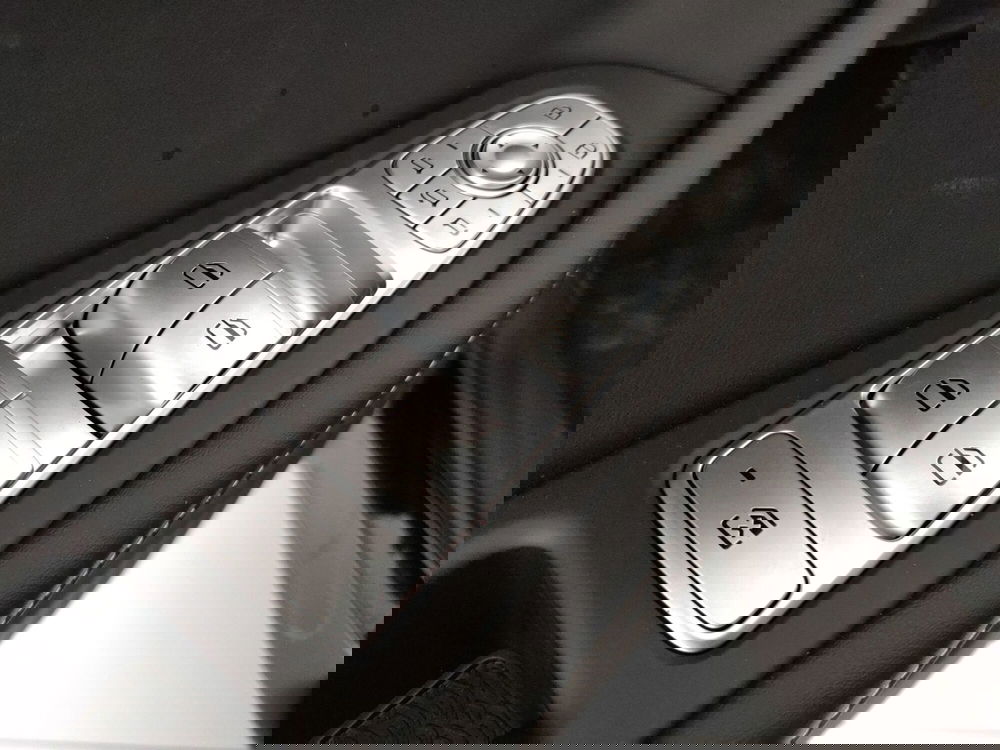 Omoda Omoda 5 SHS-H nuova a Caserta (18)