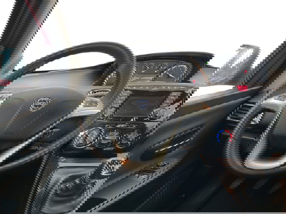 Lancia Ypsilon usata a Torino (10)
