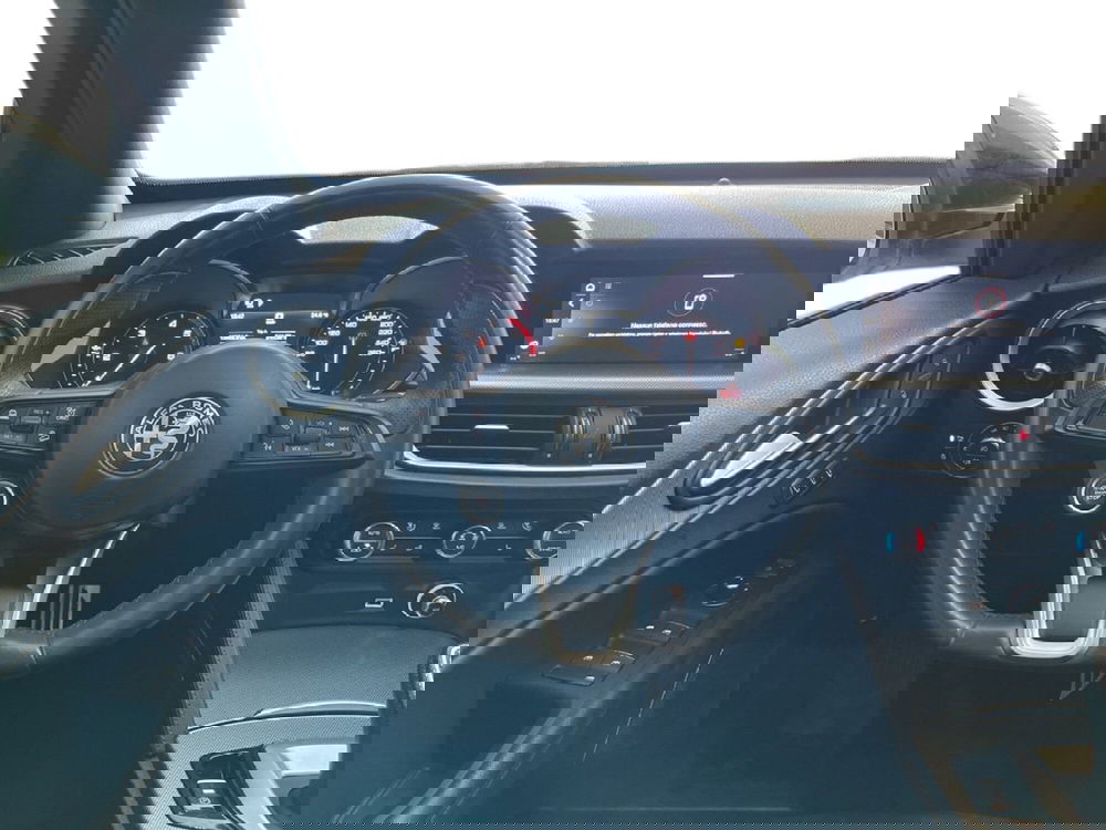 Alfa Romeo Stelvio usata a Torino (11)