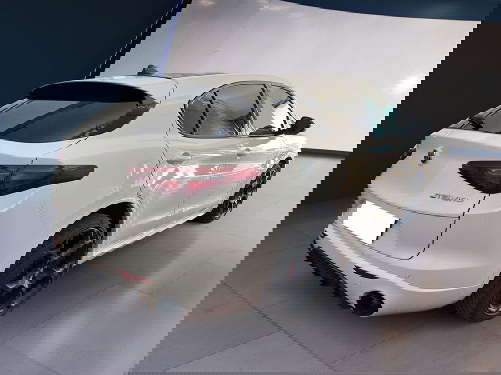 Alfa Romeo Stelvio usata a Torino (6)