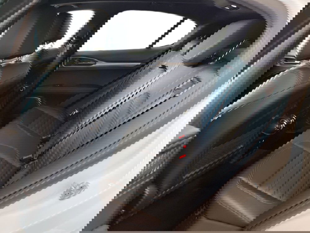 Alfa Romeo Stelvio usata a Torino (8)