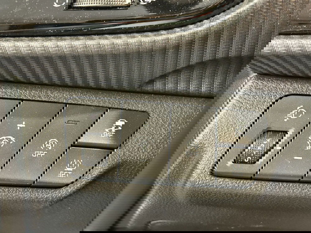 Kia Stonic usata a Milano (17)