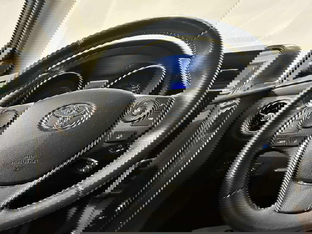 Toyota Auris Station Wagon usata a Milano (10)