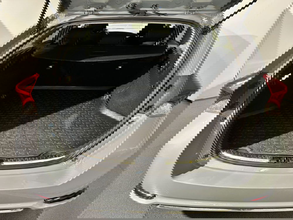 Toyota Auris Station Wagon usata a Milano (11)