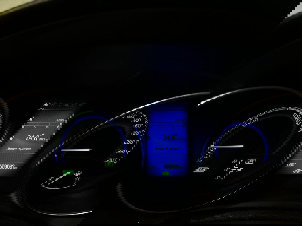 Toyota Auris Station Wagon usata a Milano (13)